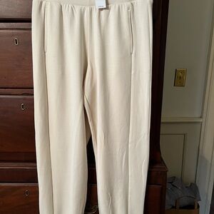 Lou & Grey Women’s Ivory luxury sweatpants comfortable Joggers.